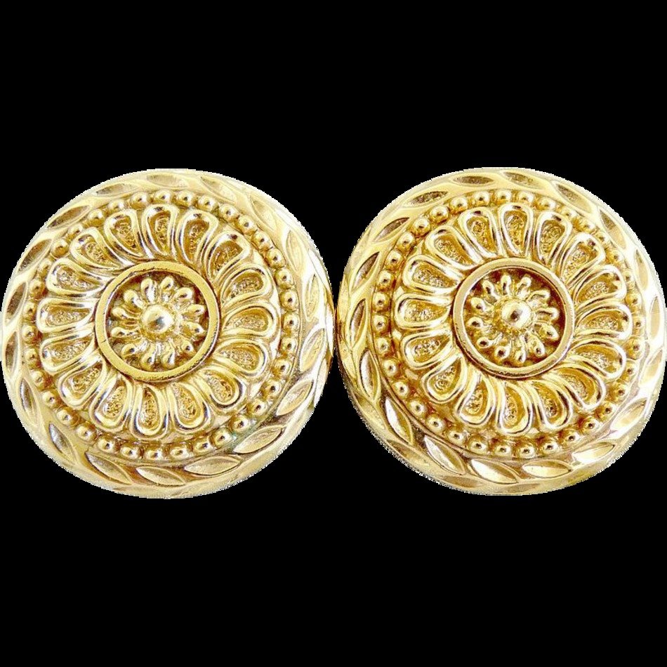 Vintage Gold Medallion Earrings drawing