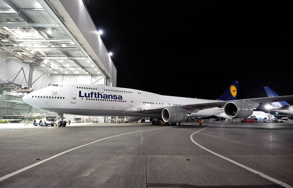Estrena La Reina De Los Cielos El Boeing M aacutes Grande Que A380