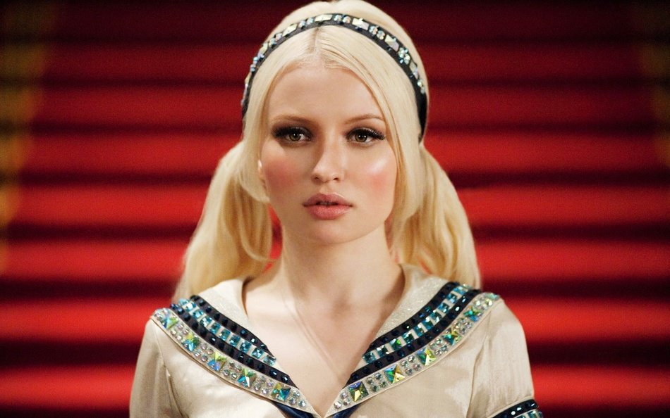 picture of the Emily Browning Baby Doll