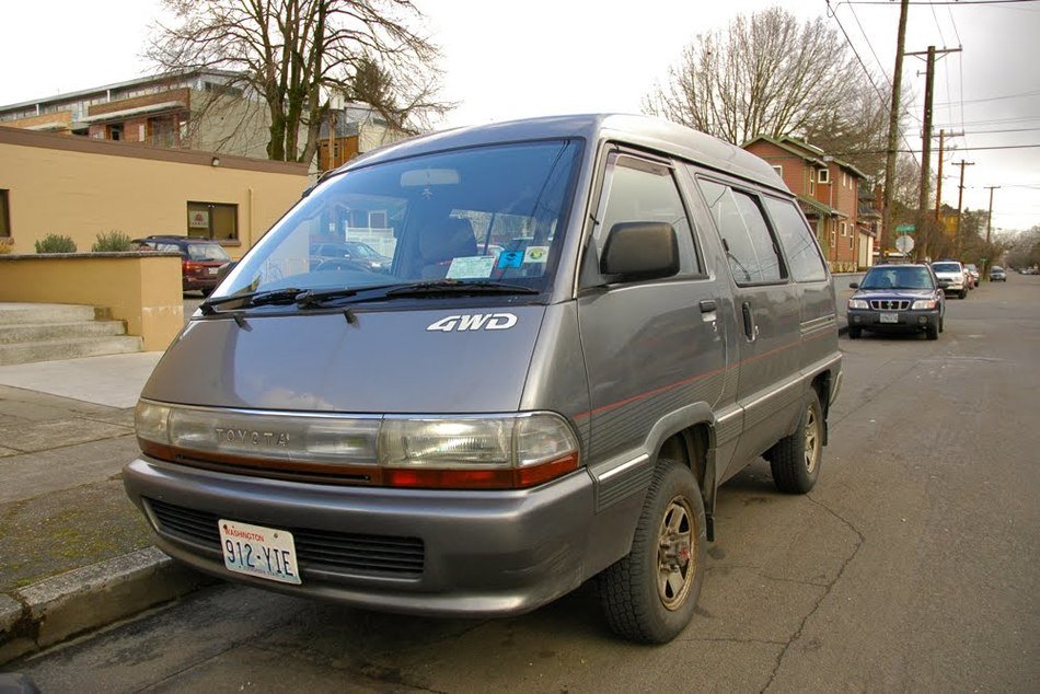 picture of the 1989 Toyota Van