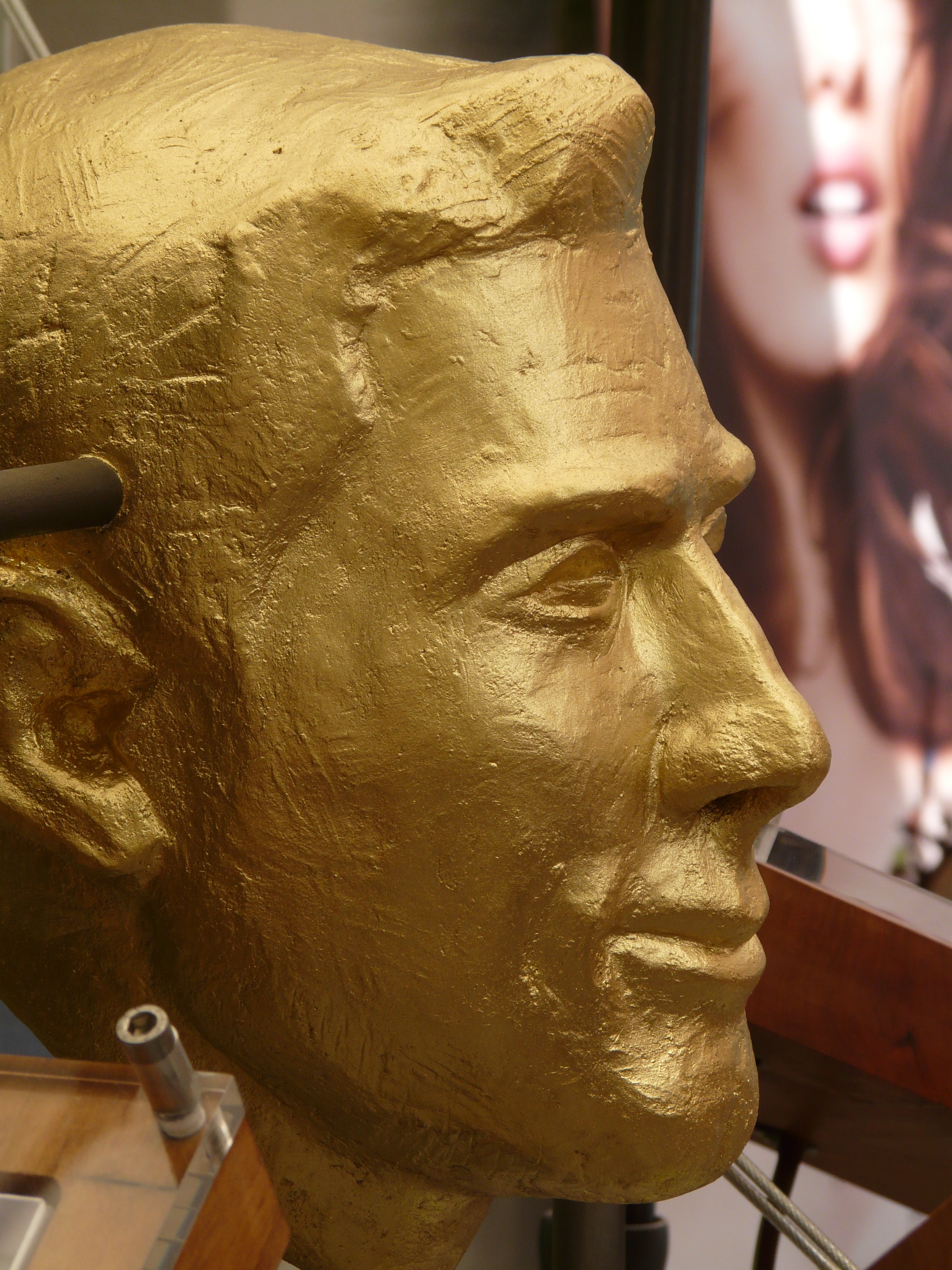 The Head Of Gold Man Statue Free Image Download