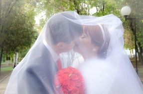 Kiss at the wedding