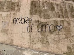 picture of the love sign on a wall