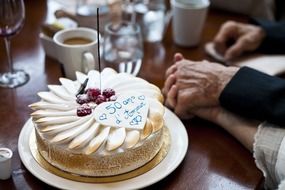 wedding anniversary cake