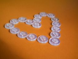 buttons like a heart