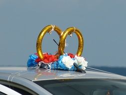 decorated wedding car