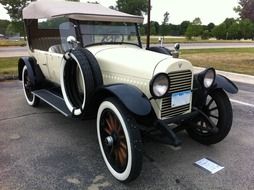 Old hudson phaeton from 1921