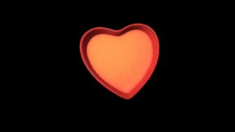 red heart plate