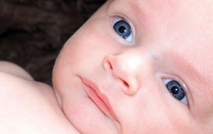 strikingly beautiful baby eyes newborn blue eye