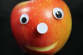 apple face with eyes nose