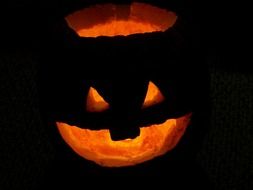 lighting pumping in the dark for halloween