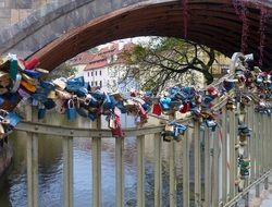 many locks on the bridge