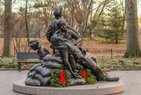 memorial to women of vietnam in washington