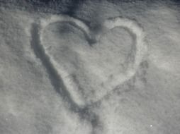 heart on snow drawing