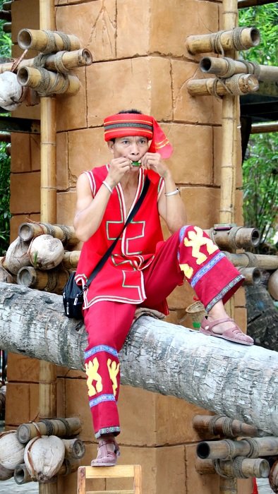 hainanese in traditional suit