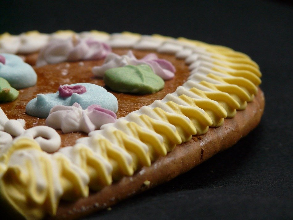 gingerbread in the shape of heart