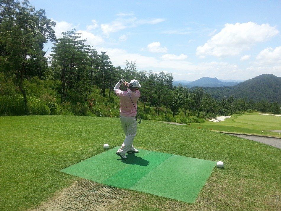 Golf lessons for beginners on the field