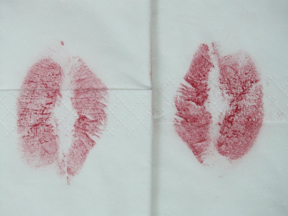 kisses on paper