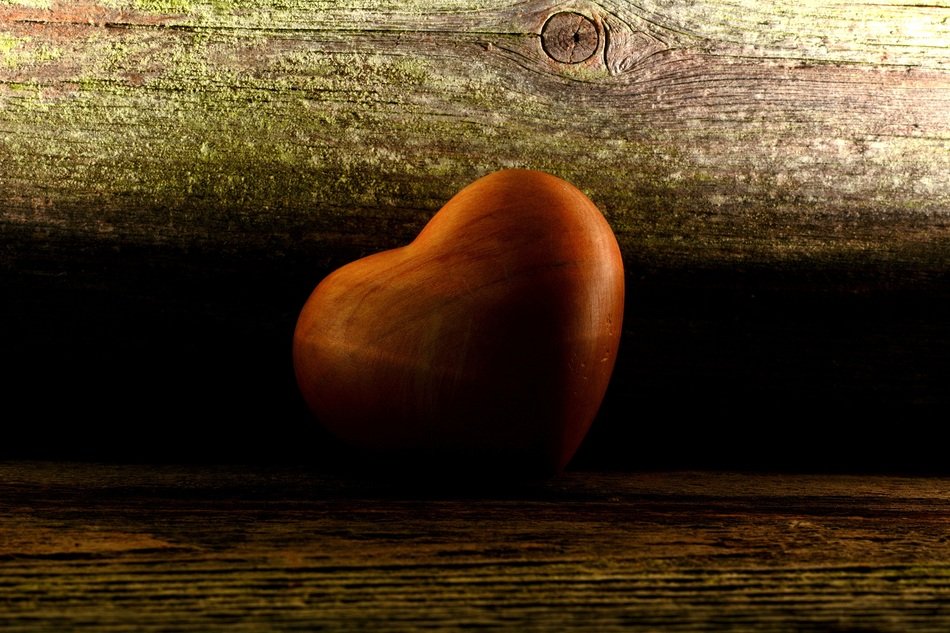 wooden heart deco macro