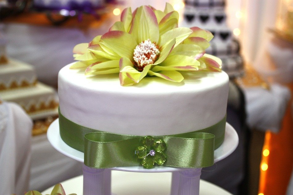 White cake for the wedding