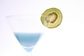 blue Hawaii cocktail with a slice of kiwi