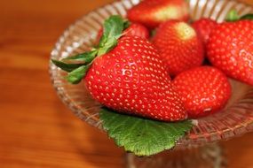 Red strawberries in the bowl