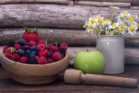 fresh and juicy still life berries