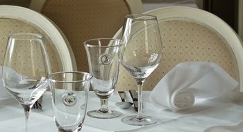 restaurant cover glasses