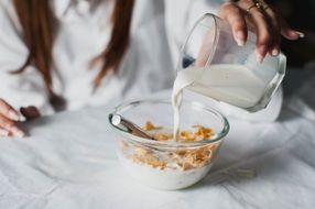 muesli with milk for breakfast