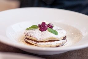 restaurant dessert in sugar powder