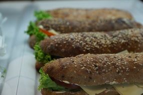 bread occupied eat snack food green salad