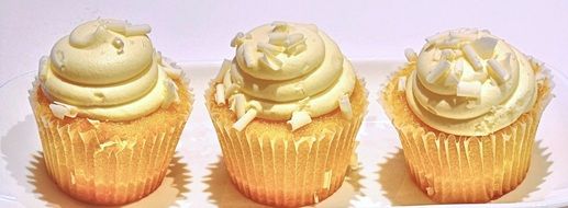lemon cupcake wth coconut