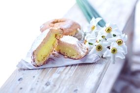 flowers and muffins with filling