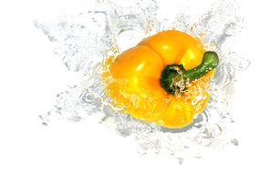 yellow pepper in water