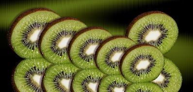 juicy and beautiful kiwi slices