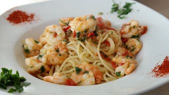 spaghetti pasta with seafoods garlic and parsley