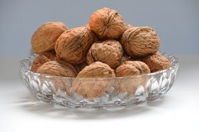 vase with walnuts