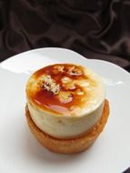 cheesecake with syrup