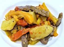 sweet pepper steak with potato