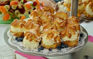 picture of the cream puffs