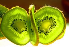 thin kiwi slices