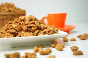 Peanuts with the caramel