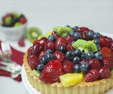 tart with berries