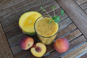 smoothie of peach and mango