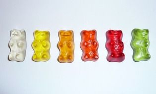 fruit gums in shape of gummi bears