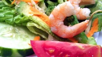 salad with shrimps and vegetables