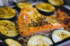 baked salmon with zucchini