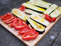 grilled vegetable red paprika zucchini