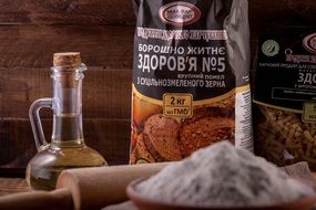 rye flour and vegetable oil