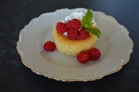 rasberries sweet cupcake